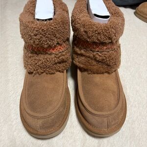 UGG Women’s UGGBraid Mini - Hardwood